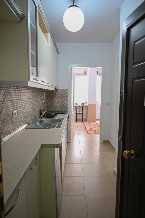 Lakeside Serenity - Desaret Pogradec Luaran gambar